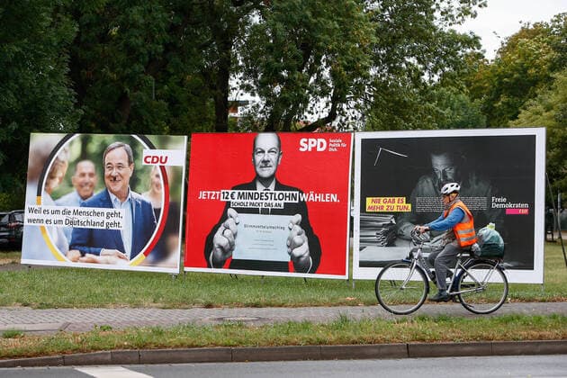 23 08 2021, xtgx, politics, election advertising for the federal election 2021, election posters of the CDU, SPD and FDP in Magdeburg Armin Laschet, Olaf Scholz, Christian Lindner Black Red Yellow, Germany coalition, Chancellor, Chancellor Magdeburg