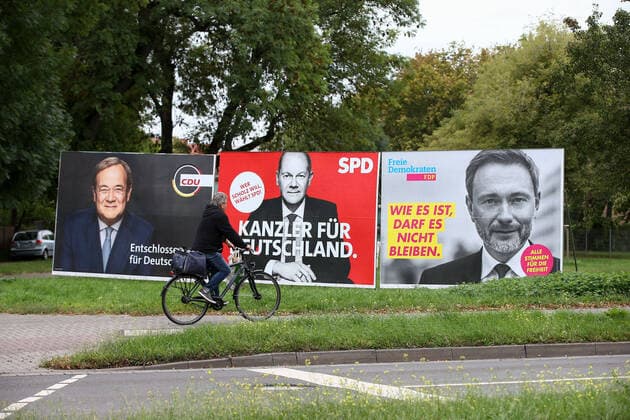 19 09 2021, xtgx, politics, election advertising for the federal election 2021, posters of the CDU, SPD and FDP, Armin Laschet, Olaf Scholz, Christian Lindner, black red yellow, Germany coalition Magdeburg