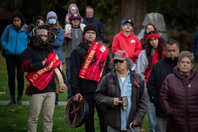 November 8, 2021, North Vancouver, BC, Canada: People listen during a ceremony held by the Tsleil-Waututh Nation to mark Indigenous Veterans Day, in North Vancouver, B.C., Monday, Nov. 8, 2021. Veterans Affairs Canada estimates that more than 12,000 First Nations, Inuit and Metis served during the First and Second World Wars and the Korean War. North Vancouver Canada - ZUMAc35_ 20211108_zaf_c35_105 Copyright: xDarrylxDyckx