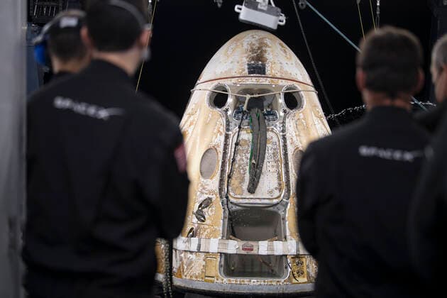 November 8, 2021, Pensacola, Florida, USA: The SpaceX Crew Dragon Endeavour spacecraft is seen as it is lifted onto the SpaceX GO Navigator recovery ship shortly after having landed in the Gulf of Mexico off the coast of Pensacola, Florida with NASA astronauts Shane Kimbrough and Megan McArthur, Japan Aerospace Exploration Agency (JAXA) astronaut Aki Hoshide, and ESA (European Space Agency) astronaut Thomas Pesquet aboard, Monday, Nov. 8, 2021. NASA™s SpaceX Crew-2 mission is the second operational mission of the SpaceX Crew Dragon spacecraft and Falcon 9 rocket to the International Space Station as part of the agency™s Commercial Crew Program. .Mandatory Credit: NASA via CNP Pensacola USA - ZUMAs152 20211108_zaa_s152_081 Copyright: xAubreyxGemignanix