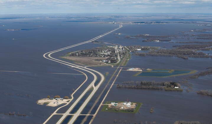 May 15, 2022, WINNIPEG, MB, CANADA: St Jean Baptiste, Man., which runs along highway 75, is protected against Red River flooding by a dike south of Winnipeg, Sunday, May 15, 2022. WINNIPEG CANADA - ZUMAc35_ 20220515_zaf_c35_078 Copyright: xJohnxWoodsx