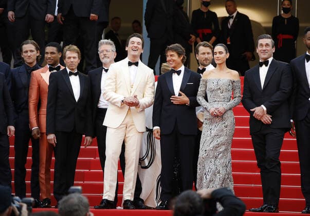 May 18, 2022, CANNES, FRANCE: Jerry Bruckheimer, Greg Tarzan Davis, Lewis Pullman, Christopher McQuarrie, Miles Teller, Tom Cruise, Jennifer Connelly, Jon Hamm, Jay Ellis attend the screening of Top Gun: Maverick during the 75th annual Cannes film festival at Palais des Festivals on May 18, 2022 in Cannes, France. CANNES FRANCE - ZUMAs181 20220518_zea_s181_204 Copyright: xImagespacex