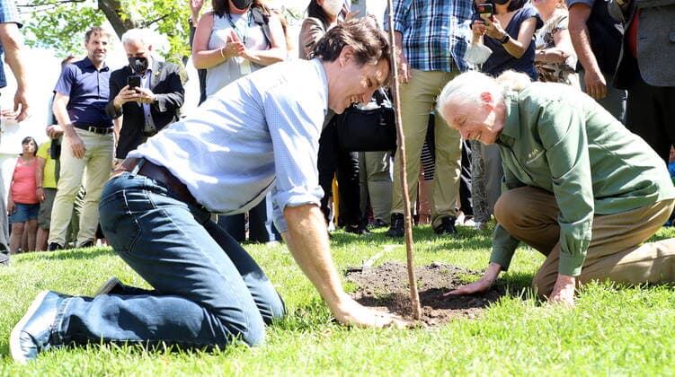 July 7, 2022, Sudbury, ON, CANADA: Prime Minister Justin Trudeau and Dr. Jane Goodall took part in the historic planting of Greater SudburyöÄÃ s 10 millionth tree, in Bell Park, Greater Sudbury, Ont., Thursday, July 7, 2022. Sudbury CANADA - ZUMAc35_ 20220707_zaf_c35_040 Copyright: xGinoxDonatox