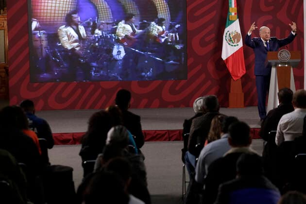 July 20, 2022, Mexico City, Mexico City, Mexico: July 20, 2022, Mexico City, Mexico: Mexican President, Andres Manuel Lopez Obrador, talks at the daily morning press conference during the presentation of the monthly security report at the National Palace. on July 20, 2022 in Mexico City, Mexico. Mexico City Mexico - ZUMAe321 20220720_zia_e321_035 Copyright: xLuisxBarronx xEyepixxGroupx
