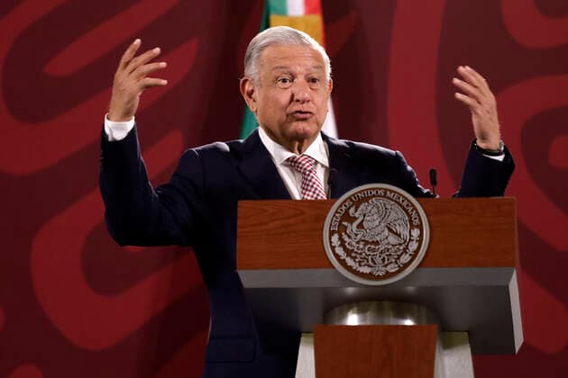 July 25, 2022, Mexico City, Mexico City, Mexico: July 25, 2022, Mexico City, Mexico: Mexican President Andres Manuel Lopez Obrador, gestures while talk during his meeting with reporters during his daily morning briefing at the national palace. on July 25, 2022 in Mexico City, Mexico. Mexico City Mexico - ZUMAe321 20220725_zia_e321_014 Copyright: xLuisxBarronx xEyepixxGroupx
