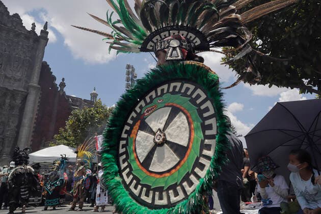 August 23, 2022, Mexico City, Mexico City, Mexico: August 23, 2022, Mexico City; Mexico: Pre-Hispanic dancers disguised as Aztec warrior take part during a ritual the Main Temple ruins to make people aware of the importance of the rehabilitation of Lake Tlahuac-Xico, which consists of the sanitation and purification of water, environmental restoration through the establishment of irrigation systems. on August 23, 2022 in Mexico City, Mexico. Mexico City Mexico - ZUMAe321 20220823_zia_e321_014 Copyright: xGerardoxVieyra xEyepixxGroupx