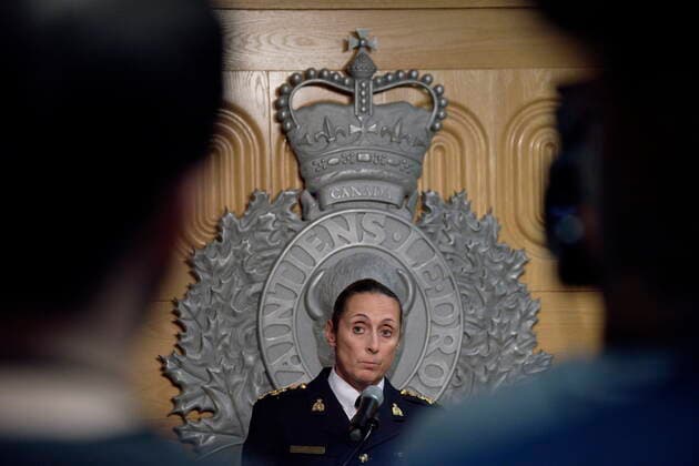 Kanada, zehn Tote bei Messerangriffen, Pressekonferenz der Polizei in Saskatchewan September 4, 2022, Regina, Saskatchewan, Canada: Assistant Commissioner Rhonda Blackmore speaks during a press conference at RCMP F Division Headquarters in Regina on Sunday, Sept. 4, 2022. Damien Sanderson and Myles Sanderson allegedly stabbed and killed 10 people between James Smith Cree Nation and Weldon, Sask. on Sunday morning, and the pair are presently at large. Regina Canada - ZUMAc35_ 20220904_zaf_c35_044 Copyright: xMichaelxBellx
