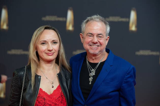 Helmut ZERLETT, musician, with wife Natalia, red carpet, red carpet show, arrival, arrival, award of the German Television Award, The German Television Award 2022, German Television Award 2022 in Cologne, on 14 09 2022