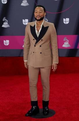 John Legend at arrivals for 23rd Annual Latin GRAMMY Awards 2022, Michelob ULTRA Arena, Mandalay Bay Resort Casino, Las Vegas, NV November 17, 2022. Photo By: MORA Everett Collection at arrivals for 23rd Annual Latin GRAMMY Awards 2022, Michelob ULTRA Arena, Mandalay Bay Resort Casino, Las Vegas, NV November 17, 2022. Photo By: MORA Everett Collection PUBLICATIONXNOTxINxCANxCHNxFRAxITAxJPNxNORxPOLxRUSxESPxUKxUSA