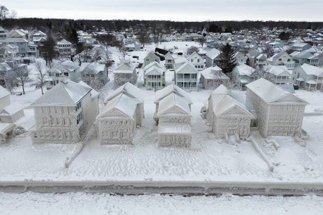 June 18, 2022, Fort Erie, ON, Canada: Houses along the shores of Lake Erie, near Fort Erie, Ont., remain covered in ice Tuesday, December 27, 2022, following a winter storm that swept through much of Ontario. Fort Erie Canada - ZUMAc35_ 20220618_zaf_c35_160 Copyright: xNickxIwanyshynx