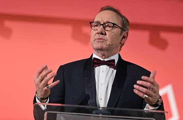 Kevin Spacey erhält den Stella della Mole Award in Turin January 16, 2023, TURIN, Italia: American actor Kevin Spacey receives Turin Cinema Museum s Stella della Mole Award, in Turin, Italy, 16 January 2023. Kevin Spacey, engulfed by the MeToo wave with one case won but others ongoing on gay molestation charges, told ANSA in Turin that he lived each day as it came and had not hidden away in a cave. I live my life each day, I go to the restaurant, I meet people, I drive, I play tennis, I ve always met generous, genuine and compassionate people, said the 63-year-old American Beauty Oscar winner. ANSA ALESSANDRO DI MARCO TURIN Italia - ZUMAa110 20230116_zaf_a110_037 Copyright: xAlessandroxDixMarcox
