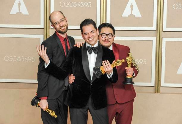Daniel Scheinert, Daniel Kwan, Jonathan Wang in the press room for 95th Academy Awards - Photo Room, Dolby Theatre, Los Angeles, CA March 12, 2023. Photo By: Elizabeth Goodenough/Everett Collection in the press room for 95th Academy Awards - Photo Room, Dolby Theatre, Los Angeles, CA March 12, 2023. Photo By: Elizabeth Goodenough/Everett Collection PUBLICATIONXNOTxINxCANxCHNxFRAxITAxJPNxNORxPOLxRUSxESPxUKxUSA