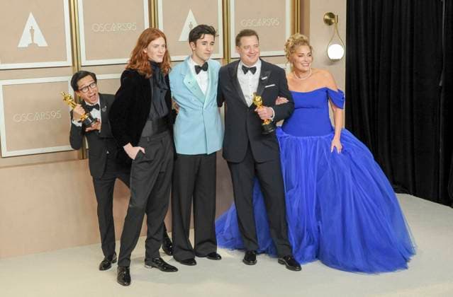 Jeanne Moore, Leland Fraser, Holden Fraser, Brendan Fraser, Ke Huy Quan in the press room for 95th Academy Awards - Photo Room, Dolby Theatre, Los Angeles, CA March 12, 2023. Photo By: Elizabeth Goodenough/Everett Collection in the press room for 95th Academy Awards - Photo Room, Dolby Theatre, Los Angeles, CA March 12, 2023. Photo By: Elizabeth Goodenough/Everett Collection PUBLICATIONXNOTxINxCANxCHNxFRAxITAxJPNxNORxPOLxRUSxESPxUKxUSA