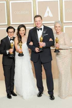 Ke Huy Quan, Michelle Yeoh, Jamie Lee Curtis, Brendan Fraser in the press room for 95th Academy Awards - Photo Room, Dolby Theatre, Los Angeles, CA March 12, 2023. Photo By: Elizabeth Goodenough/Everett Collection in the press room for 95th Academy Awards - Photo Room, Dolby Theatre, Los Angeles, CA March 12, 2023. Photo By: Elizabeth Goodenough/Everett Collection PUBLICATIONXNOTxINxCANxCHNxFRAxITAxJPNxNORxPOLxRUSxESPxUKxUSA