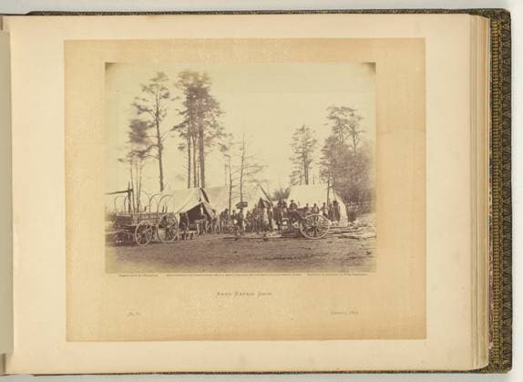 RECORD DATE NOT STATED Army repair shop negative by T.H. O Sullivan, positive by A. Gardner.. Illus. in: Gardner s photographic sketch book of the war Alexander Gardner. Washington, D.C. : Philp & Solomons, c1866 , v. 2, no. 70, Copyright by A. Gardner, Title from item. United States, Army of the Potomac, 1860-1870, Maintenance & repair, Virginia, 1860-1870, United States, History, Civil War, 1861-1865, Equipment & supplies, United States, History, Civil War, 1861-1865, Military personnel. Copyright: xpiemagsx civwarpietiff12032023-8733 !ACHTUNG AUFNAHMEDATUM GESCHÄTZT!