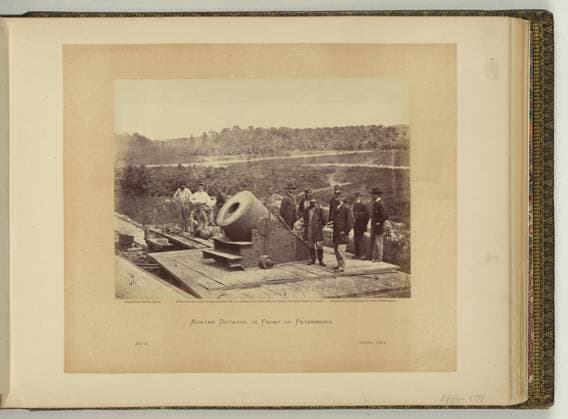 RECORD DATE NOT STATED Mortar dictator in front of Petersburg negative by David Knox ; positive by A. Gardner.. Illus. in: Gardner s photographic sketch book of the war Alexander Gardner. Washington, D.C. : Philp & Solomons, c1866 , v. 2, no. 75, Copyright by A. Gardner, Title from item. United States, Army of the Potomac, 1860-1870, Artillery (Weaponry), Virginia, 1860-1870, United States, History, Civil War, 1861-1865, Military personnel, United States, History, Civil War, 1861-1865, Equipment & supplies. Copyright: xpiemagsx civwarpietiff12032023-8738 !ACHTUNG AUFNAHMEDATUM GESCHÄTZT!