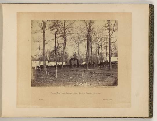 RECORD DATE NOT STATED Field hospital, Second Army Corps, Brandy Station negative by J. Gardner, positive by A. Gardner.. Illus. in: Gardner s photographic sketch book of the war Alexander Gardner. Washington, D.C. : Philp & Solomons, c1866 , v. 2, no. 54, Copyright by A. Gardner, Title from item. United States, Army of the Potomac, Corps, 2nd, 1860-1870, United States, History, Civil War, 1861-1865, Medical aspects, Union, Virginia, United States, History, Civil War, 1861-1865, Military facilities, Union, Virginia, Military hospitals, Virginia, Brandy Station, 1860-1870. Copyright: xpiemagsx civwarpietiff12032023-8719 !ACHTUNG AUFNAHMEDATUM GESCHÄTZT!