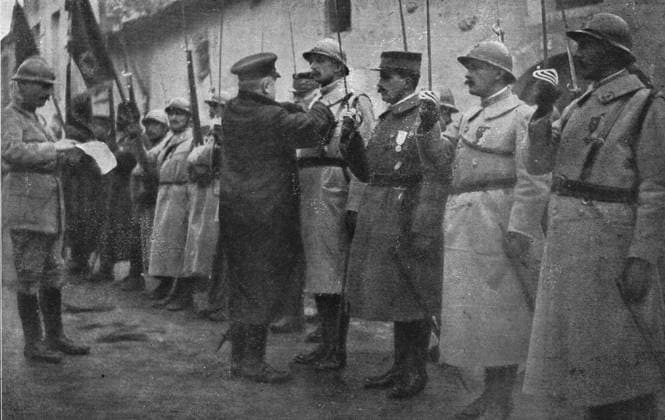 RECORD DATE NOT STATED M. Poincare a Verdun; decoration du commandant Nicolai, chef du bataillon qui est rentre le..., 191 Creator: Unknown. Copyright:xpol?tica,pa?s,Franc?s,France,cor,conflito,pol?tico,militar,guerra,ministroxprincipal,partexdianteira,posi??o,For?asxArmadas,s?culo,vit?ria,apresenta??o,geral,fotografia,soldados,soldado,primeiraxguerraxdexmundo,wartime,conceito,batalha,foto,tropas,decorar,victorious,decorado,B&W,Lorena,Ex?rcito,pol?tico,guerra,publica??o,Cor,,World.war.i,WWI,pretox&xbranco,pretoxexbranco,B W,for?asxarmadas,brancoxexpreto,pol?ticos,GuerraxDexMundoxUma,20oxs?culo,Meuse,ThexPrintxCollector,RaymondxPoincare,photograph,Unknown,Raymond,Poincare,L Illustration,PresidentxPoincare,PresidentxPoincar?,Poincar?,RaymondxPoincar?x IMAGO ,297 Copyright:pol?tica,pa?s,Franc?s,France,cor,conflito,pol?tico,militar,guerra,ministroxprincipal,partexdianteira,posi??o,For?asxArmadas,s?culo,vit?ria,apresenta??o,geral,fotografia,soldados,soldado,prim