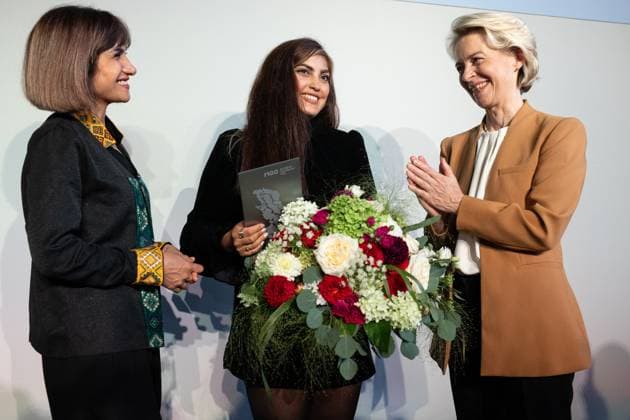 f l n r Mersedeh Shahinkar Iranian activist , Shima Babaei, Ursula von der Leyen President of the European Commission, politician , M100 Sanssouci Colloquium Presentation of the M100 Media Award on 14 September 2023, 14 9 2023, Orangerie Sanssouci, Park Sanssouci, Potsdam, Brandenburg, Germany. kreativmedia_m100_50