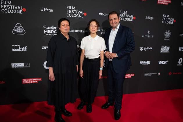 f l Martina RICHTER, Director of the Cologne Film Festival, Katharina HUBER, filmmaker, director, Nathanael LIMINSKI, Head of the State Chancellery NRW, Red Carpet, Red Carpet Show, arrival, arrival, Film Festival Cologne awards in Cologne, 26 10 2022