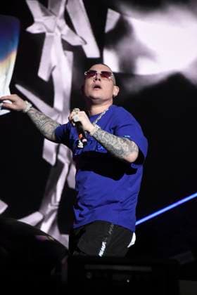 November 27, 2023, Mexico City, Ciudad de Mexico, Mexico: November 26, 2023, Mexico City, Mexico: Puerto Rican rapper, Joso Fernando Cosculluela Suo¡rez, known as Cosculluela, performs on stage as part of the Coca Cola Flow Fest 2023 reggaeton music Festival at Autodromo Hermanos Rodriguez. on November 26, 2023 in Mexico City, Mexico. Mexico City Mexico - ZUMAe321 20231127_zea_e321_025 Copyright: xEssenexHernandez xEyepixxGroupx