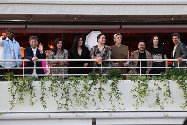 Cannes - Jury Dinner Ahead Of The Festival Opening Iris Knobloch, Thierry Fremaux, Omar Sy, Hirokazu Kore-eda, Ebru Ceylan, Nadine Labaki, Lily Gladstone, Greta Gerwig, Juan Antonio Bayona, Eva Green and Pierfrancesco Favino attend a dinner ahead of the 77th Cannes Film Festival on May 13, 2024 in Cannes, France. Photo by Shootpix ABACAPRESS.COM Cannes France Copyright: xShootpix ABACAx