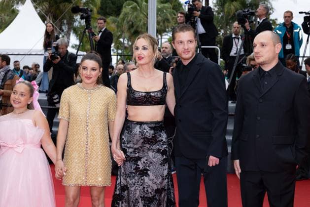 Cannes - Diamant Brut (Wild Diamond) Red Carpet Andrà a Bescond, Antonia Buresi, Alexandra Noisier, Là a Gorla, Ashley Romano, Malou Khebizi, Agathe Riedinger, Kilia Fernane, Idir Azougli, Alexis Manetti, Priscilla Bertin and Judith Nora attends the Diamant Brut (Wild Diamond) Red Carpet at the 77th annual Cannes Film Festival at Palais des Festivals on May 15, 2024 in Cannes, France. Photo by Shootpix ABACAPRESS.COM Cannes France Copyright: xShootpix ABACAx