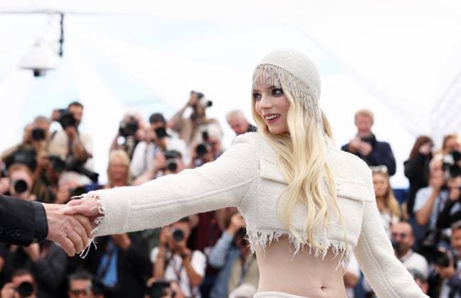 Photocall du film Furiosa lors du 77eme Festival International du Film de Cannes Anya Taylor Joy Photocall of the film Furiosa , presented out of competition, during the 77th Cannes International Film Festival May 14 25, 2024 , May 16, 2024 Jacovides Moreau Bestimage Photocall of Furiosa , presented out of competition, during the 77th Cannes International Film Festival May 14 25, 2024 , May 16, 2024 Cannes France Copyright: xJACOVIDES-MOREAUx xBESTIMAGExJACOVIDES-MOREAUx xBESTIMAGEx