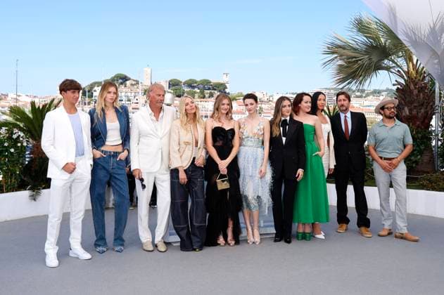 Hayes Costner, Abbey Lee Kershaw, Kevin Costner, Sienna Miller, Georgia MacPhail, Ella Hunt, Isabelle Fuhrman, Jena Malone, Wase Chief, Luke Wilson and Alejandro Edda at the photocall for the feature film Horizon An American Saga at the Festival de Cannes 2024 77 Cannes International Film Festival at the Palais des Festivals Cannes, 19 05 2024 Foto:xD.xBedrosianx xFuturexImagex horizon_4542