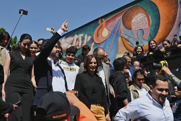 May 22, 2024, Tijuana, Baja California, Mexico: Long-shot Mexican presidential candidate of the Citizens Movement party (MC), Jorge Alvarez Maynez, campaigned in Tijuana, Baja California, Mexico seeking the youth vote at the CETYS University campus on Wednesday, May 22, 2024. Tijuana Mexico - ZUMAm180 20240522_zip_m180_010 Copyright: xCarlosxA.xMorenox