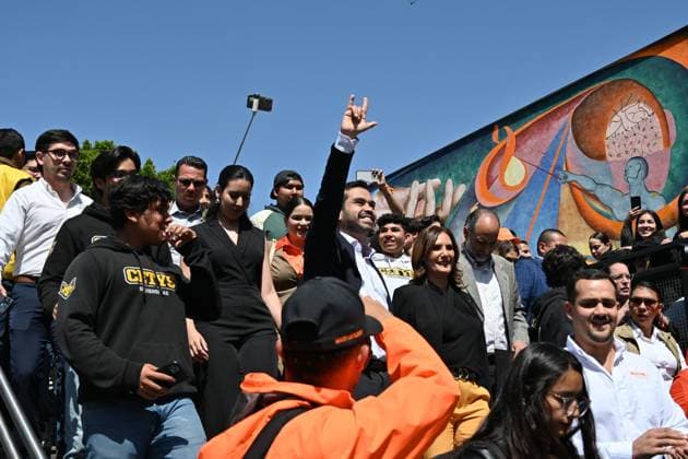 May 22, 2024, Tijuana, Baja California, Mexico: Long-shot Mexican presidential candidate of the Citizens Movement party (MC), Jorge Alvarez Maynez, campaigned in Tijuana, Baja California, Mexico seeking the youth vote at the CETYS University campus on Wednesday, May 22, 2024. Tijuana Mexico - ZUMAm180 20240522_zip_m180_021 Copyright: xCarlosxA.xMorenox