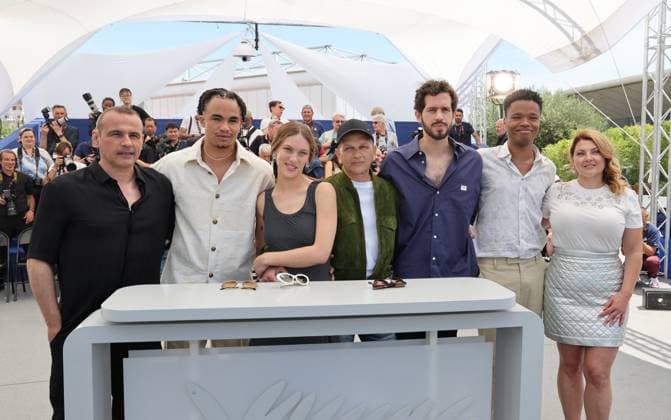 Photocall for the film Vivre, Mourir, Renaitre To Live, To Die, To Live Again at the 77th Cannes International Film Festival Stà phane Rideau, Theo Christine, Lou Lampros, Gaà l Morel, Victor Belmondo, Noah Deric, Sophie Guillemin Photocall for the film Vivre, Mourir, Renaitre To Live, To Die, To Live Again at the 77th International Film Festival in Cannes on May 23, 2024 Jacovides Moreau bestimage Photocall for the film Vivre, Mourir, Renaitre Live, Die, Reborn at the 77th edition of the Cannes Film Festival in Cannes, southern France, on May 23, 2024 Cannes France Copyright: xJACOVIDES-MOREAUx xBESTIMAGExJACOVIDES-MOREAUx xBESTIMAGEx