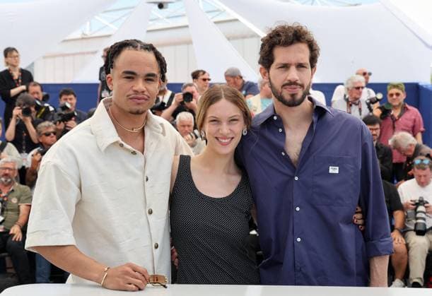 Photocall for the film Vivre, Mourir, Renaitre To Live, To Die, To Live Again at the 77eme Festival International du Film de Cannes Theo Christine, Lou Lampros, Victor Belmondo Photocall for the film Vivre, Mourir, Renaitre To Live, To Die, To Live Again at the 77th Cannes Film Festival on May 23, 2024 Jacovides Moreau bestimage Photocall for the film Vivre, Mourir, Renaitre Live, Die, Reborn at the 77th edition of the Cannes Film Festival in Cannes, southern France, on May 23, 2024 Cannes France Copyright: xJACOVIDES-MOREAUx xBESTIMAGExJACOVIDES-MOREAUx xBESTIMAGEx