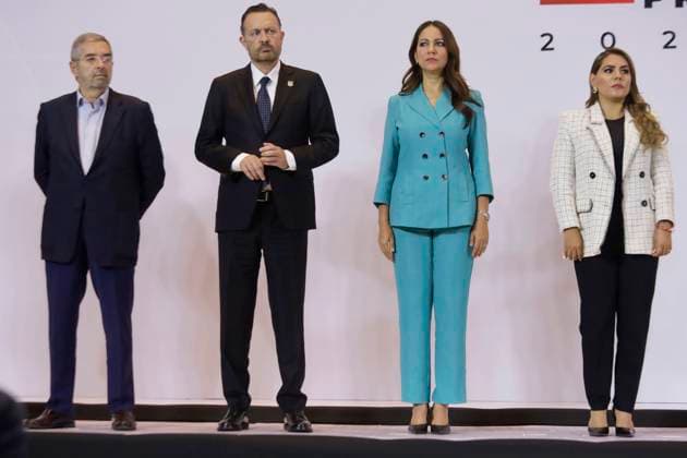 Claudia Sheinbaum, Mexico s Virtual President-elect, Meets With Governors Of The West Region From left to right: Juan Ramon de la Fuente, next head of Mexico s Ministry of Foreign Affairs; Mauricio Kuri, governor of the State of Queretaro; Libia Gracia, governor of the State of Guanajuato; and Evelyn Salgado, governor of the State of Guerrero, are accompanying Claudia Sheinbaum, Mexico s virtual president-elect, during a press conference in Mexico City, Mexico, on August 7, 2024, on the occasion of a meeting with governors of the Western Region (Colima, Guanajuato, Guerrero, Michoacan, and Queretaro), at the Hotel Courtyard Mexico City Revolucion, as part of the meetings scheduled for this week with the country s governors. Mexico City Mex Copyright: xGerardoxVieyrax originalFilename: vieyra-notitle240807_npH5M.jpg