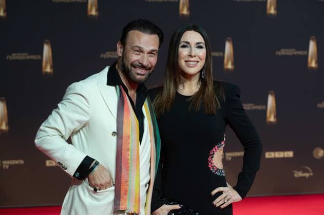 Judith WILLIAMS, entrepreneur, presenter, with husband Alexander Klaus STECHER, Red Carpet, Red Carpet Show, arrival, arrival, presentation of the German Television Award, The German Television Award 2024, German Television Award 2024 at MMC Studios Cologne, on 25 09 2024