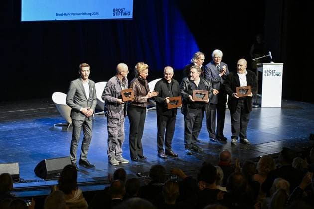 Brost Ruhr Prize 2024 award ceremony at the Bochum Schauspielhaus FOR EDITORIAL PURPOSES ONLY p Brost Ruhr Prize 2024 , award ceremony on 18 11 2024 at the Bochum Schauspielhaus In the photo, from l Christoph Dinklage, Peter Lohmeyer, Ina Brandes, Joachim Krol, Achim Rohde, Chairman Brost Foundation, Bodo Hombach, Dietmar Bär Germany NRW Bochum Copyright Copyright: AndreasxBuck doc7y41o5tqpvonclrff9t ,EDITORIAL USE ONLY Copyright: AndreasxBuck