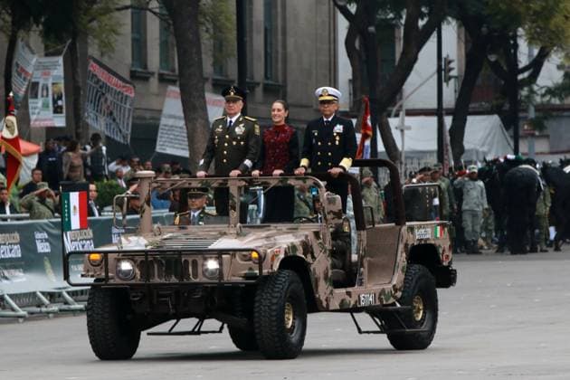 News Bilder des Tages Parade 114th Anniversary Of The Mexican Revolution Claudia Sheinbaum, President of Mexico, accompanies Ricardo Trevilla Trejo, Secretary of National Defense, and Raymundo Pedro Morales Angeles, Secretary of the Navy, to review the troops before the parade on the occasion of the 114th anniversary of the Mexican Revolution at the Zocalo capitalino, in Mexico City, Mexico, on November 20, 2024. MÃ xico City Mexico Copyright: xJosexLuisxToralesx originalFilename: torales-notitle241120_np6jP.jpg
