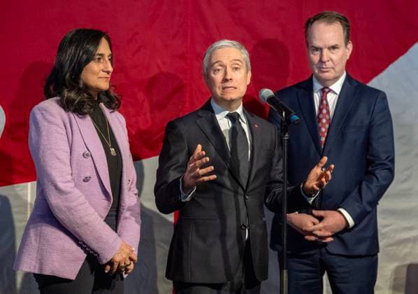 February 7, 2025, Toronto, On, Canada: Transport Minister Anita Anand, left, Minister of Innovation, Science and Industry Francois-Philippe Champagne and Employment Minister Steve MacKinnon, right, answer media questions during a Canada-U.S. economic summit in Toronto, Friday, Feb. 7, 2025. Toronto Canada - ZUMAc35_ 20250207_zaf_c35_028 Copyright: xFrankxGunnx