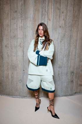 Photocall of the Off White fashion show, at the headquarters of the French Communist Party PCF , Fashion Collection Ready to Wear Fall Winter 2025 2026 at Paris Fashion Week PFW Clara Berry at the photocall of the Off White fashion show, at the headquarters of the French Communist Party PCF , Fashion Collection Ready to Wear Fall Winter 2025 2026 at Paris Fashion Week PFW , in Paris, France, March 6, 2025 Pierre Perusseau Bestimage Photocall of the Off White fashion show, at the headquarters of the French Communist Party PCF , Fashion Collection Ready to Wear Fall Winter 2025 2026 during Paris Fashion Week PFW , in Paris, France, March 6, 2025 Paris France Copyright: xPerusseaux-xDaxSilvax xBestimagexPerusseaux-xDaxSilvax xBestimagex