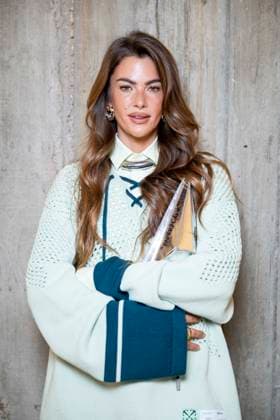 Photocall of the Off White fashion show, at the headquarters of the French Communist Party PCF , Fashion Collection Ready to Wear Fall Winter 2025 2026 at Paris Fashion Week PFW Clara Berry at the photocall of the Off White fashion show, at the headquarters of the French Communist Party PCF , Fashion Collection Ready to Wear Fall Winter 2025 2026 at Paris Fashion Week PFW , in Paris, France, March 6, 2025 Pierre Perusseau Bestimage Photocall of the Off White fashion show, at the headquarters of the French Communist Party PCF , Fashion Collection Ready to Wear Fall Winter 2025 2026 during Paris Fashion Week PFW , in Paris, France, March 6, 2025 Paris France Copyright: xPerusseaux-xDaxSilvax xBestimagexPerusseaux-xDaxSilvax xBestimagex