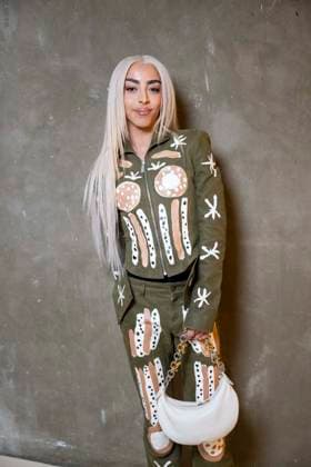 Photocall of the Off White fashion show, at the headquarters of the French Communist Party PCF , Fashion Collection Ready to Wear Fall Winter 2025 2026 at Paris Fashion Week PFW Bilal Hassani at the photocall of the Off White fashion show, at the headquarters of the French Communist Party PCF , Fashion Collection Ready to Wear Fall Winter 2025 2026 at Paris Fashion Week PFW , in Paris, France, March 6, 2025 Pierre Perusseau Bestimage Photocall of the Off White fashion show, at the headquarters of the French Communist Party PCF , Fashion Collection Ready to Wear Fall Winter 2025 2026 during Paris Fashion Week PFW , in Paris, France, March 6, 2025 Paris France Copyright: xPerusseaux-xDaxSilvax xBestimagexPerusseaux-xDaxSilvax xBestimagex