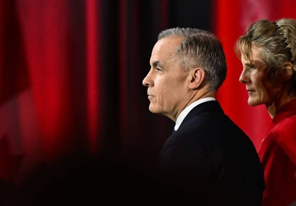 2025 Liberal Leadership Election Results Announcement In Ottawa OTTAWA, CANADA MARCH 9: Mark Carney and his wife, Diana Carney, listen as Prime Minister Justin Trudeau delivers a speech at the 2025 Liberal Leadership results announcement event at Rogers Centre in Ottawa, Ontario, Canada, on March 9, 2025. After leading the Liberal Party of Canada since 2013, Trudeau announced on January 6, 2025, his decision to step down as both prime minister and party leader. Ottawa Canada Copyright: xArturxWidakx originalFilename: widak-2025libe250309_npwqA.jpg