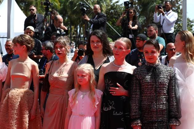 May 14, 2025, Cannes, Cote D azur, France: Cast and crew of Sound of Falling including LUISE HEYER, LEA DRINDA, HANNA HECKT, MASCHA SCHILINSKI, SUSANNE WUST, LENA URZENDOWSKY, LAENI GEISELER, ANDREW BOLTON, LUZIA OPPERMANN and MAREN SCHMITT attend the red carpet for the Sound of Falling Premiere screening at the 78th Annual Cannes Film Festival at Palais des Festivals in Cannes, France Cannes France - ZUMAc179 20250514_zep_c179_169 Copyright: xMickaelxChavetx