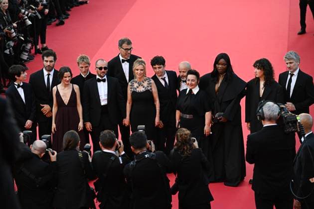 78eme Festival International du Film de Cannes Montée des marchesdu film Dossier 137 78th International Cannes Film Festival Dossier 137 movie Red Carpet 444305 2025 05 15 France Drucker, Léa Moll, Dominik Marchand, Gilles Malanda, Guslagie Merhar, Stanislas Colombo, Sandra Costa Marini, Theo Riu, Mathilde Machado Graner, Solan Campagne, Valentin Peronnet, Come Roehrich, Mathilde Turnbull, Jonathan Copyright: xSergexArnalx xStarfacex STAR_444305_031