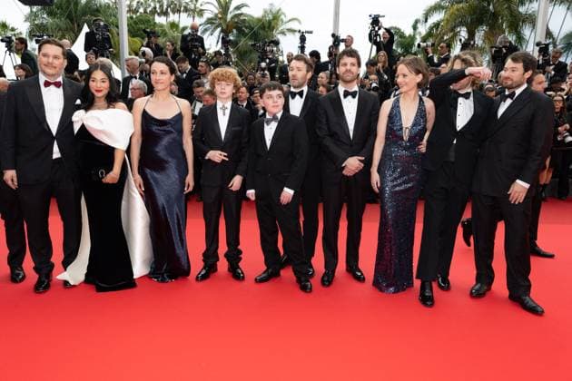 B Montée des marches du film Eddington lors du 78ème Festival International du Film de Cannes Ben Ross, guest, Lizzie Chapiro, Kayo Martin, Kenny Rasmussen, Joel Edgerton, Charlie Polinger, Lucy McKendrick, guest Montée des marches du film Eddington lors du 78ème Festival International du Film de Cannes, au Palais des Festivals à Cannes On may 16th 2025 Olivier Borde Bestimage Red carpet for the movie Eddington during the 78th Cannes International Film Festival at the Palais des Festivals in Cannes, France On may 16th 2025 Cannes France Copyright: xOLIVIERxBORDEx xBESTIMAGExOLIVIERxBORDEx xBESTIMAGEx