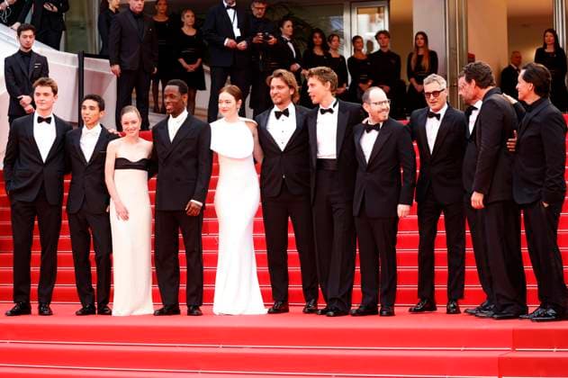 Cameron Mann, Matt Gomez Hidaka, Amelie Hoeferle, Micheal Ward, Emma Stone, Luke Grimes, Austin Butler, Ari Aster, Joaquin Phoenix, Lars Knudsen, Pedro Pascal and Clifton Collins at the premiere of the feature film Eddington at the Festival de Cannes 2025 78 Cannes International Film Festival at the Palais des Festivals Cannes, 16 05 2025 Foto:xD.xBedrosianx xFuturexImagex eddington_5634