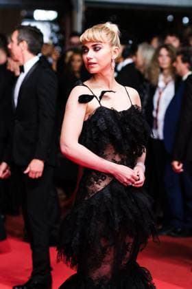 Red Carpet for Bono: Stories of Surrender , Palais des Festivals, Cannes, France Imogen Poots on the Red Carpet for Bono: Stories of Surrender during the 78th Festival de Cannes (Cannes International Film Festival) at Palais des Festivals, Cannes, , France on 16 May 2025. Picture, Credit:Julie Edwards Avalon France, French Riviera, Cannes, Palais des Festivals Copyright: xJuliexEdwardsx xAvalonx 1000024736