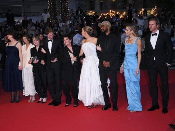 Cannes, 78th Cannes Film Festival 2025 - evening 5 - red carpet of the film Die, My Love Cannes, 78th Cannes Film Festival 2025 - evening 5 - red carpet of the film Die, My Love In the photo: Thad Luckinbill, Trent Luckinbill, Molly Smith, LaKeith Stanfield, Jennifer Lawrence, Lynne Ramsay, Robert Pattinson, Sissy Spacek, Justine Ciarrocchi, Andrea Calderwood Cannes France Copyright: xIPA ABACAx