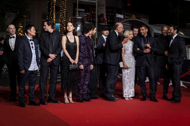 Montée des marches du film Le roi soleil lors du 78ème Festival International du Film de Cannes Xianzeng Pan, Joseph Olivennes, Lucie Zhang, Nemo Schiffman, Panayotis Pascot, Vincent Maël Cardona, Maria de Medeiros, Christophe Barral, Sofiane Zermani et Pio Marmaï, guest Montée des marches du film Le roi soleil lors du 78ème Festival International du Film de Cannes, au Palais des Festivals à Cannes Le 17 mai 2025 Olivier Borde Bestimage Red carpet for the movie Le roi soleil during the 78th Cannes International Film Festival at the Palais des Festivals in Cannes, France On may 17th 2025 Cannes France Copyright: xOLIVIERxBORDEx xBESTIMAGExOLIVIERxBORDEx xBESTIMAGEx