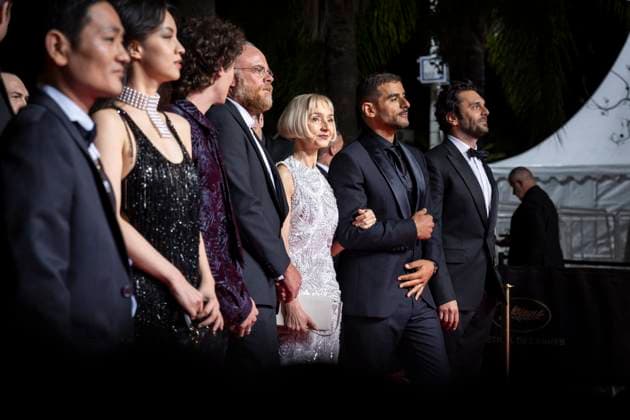 Montée des marches du film Le roi soleil lors du 78ème Festival International du Film de Cannes Xianzeng Pan, Joseph Olivennes, Lucie Zhang, Nemo Schiffman, Panayotis Pascot, Vincent Maël Cardona, Maria de Medeiros, Christophe Barral, Sofiane Zermani et Pio Marmaï, guest Montée des marches du film Le roi soleil lors du 78ème Festival International du Film de Cannes, au Palais des Festivals à Cannes Le 17 mai 2025 Olivier Borde Bestimage Red carpet for the movie Le roi soleil during the 78th Cannes International Film Festival at the Palais des Festivals in Cannes, France On may 17th 2025 Cannes France Copyright: xOLIVIERxBORDEx xBESTIMAGExOLIVIERxBORDEx xBESTIMAGEx